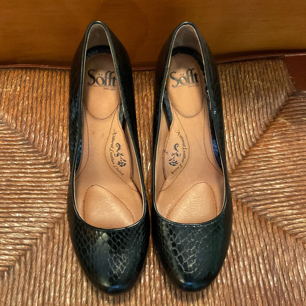 Black Glossy Snakeskin Heels